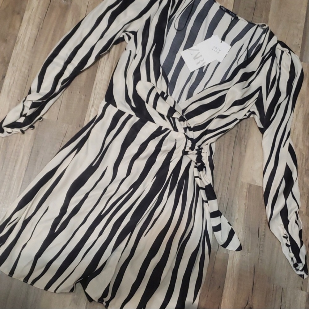 ZARA ZEBRA PRINT WRAP MINI DRESS bloggers favorite - Picture 8 of 15